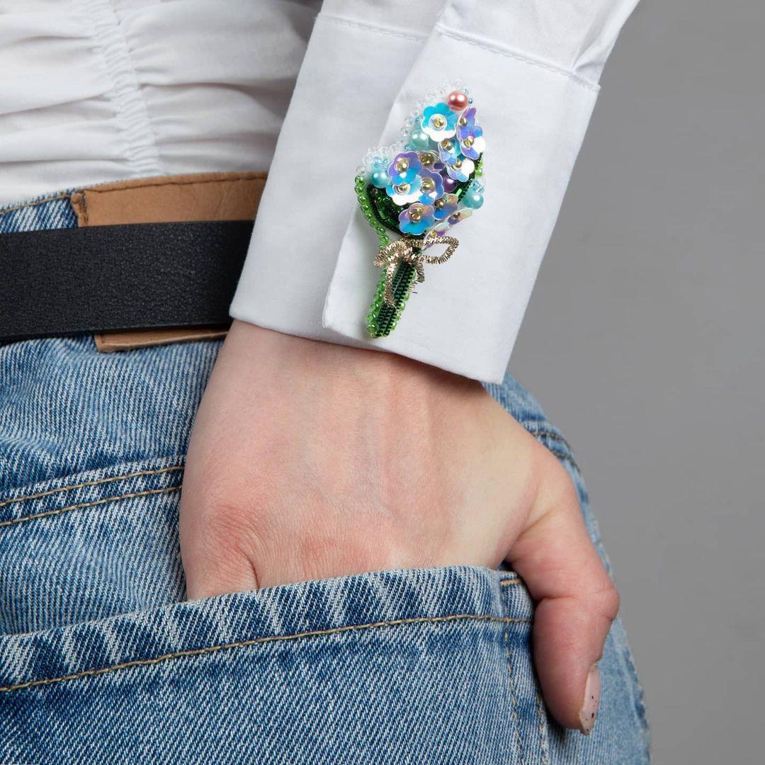 Beadwork kit for a Crystal Art Lilac brooch.