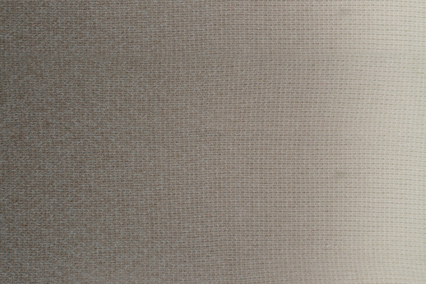 Círculo Marfim – Acrylic Gradient Cake Yarn (400 m / 200 g)