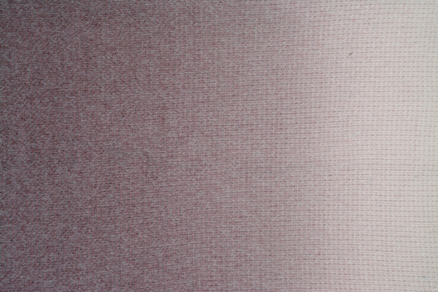 Círculo Marfim – Acrylic Gradient Cake Yarn (400 m / 200 g)