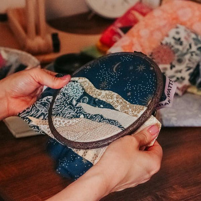 Flexi ROUND hoop with woodgrain.