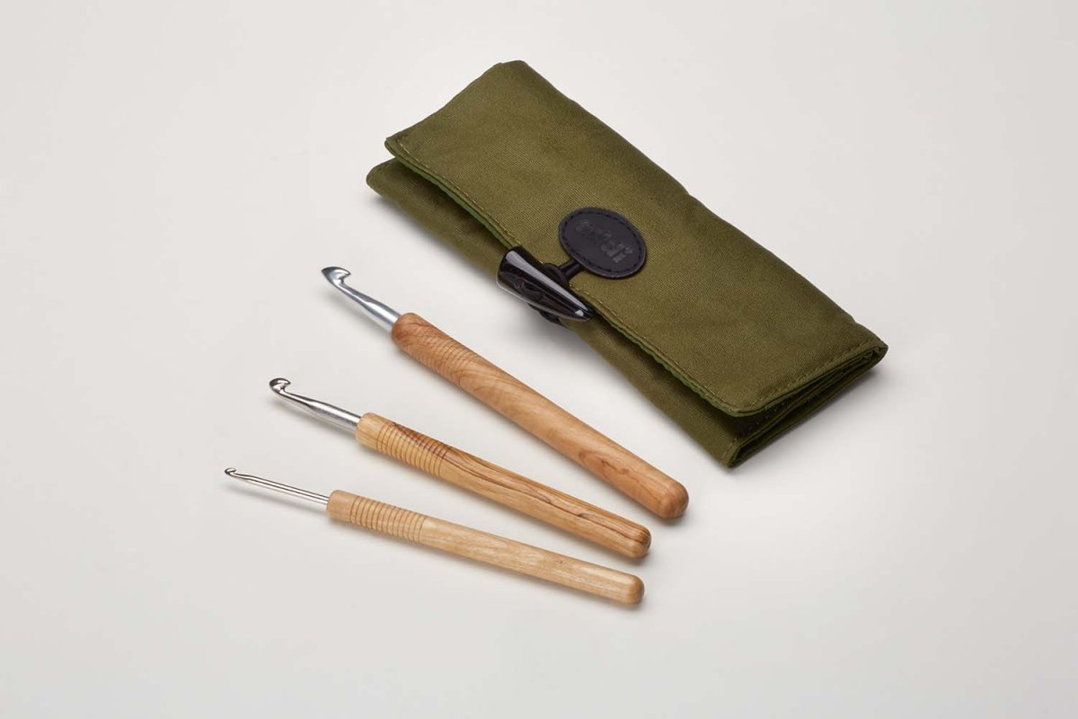 addiWrap Olive Wood Crochet Hook Set 2–6 mm with Waxed Canvas Case
