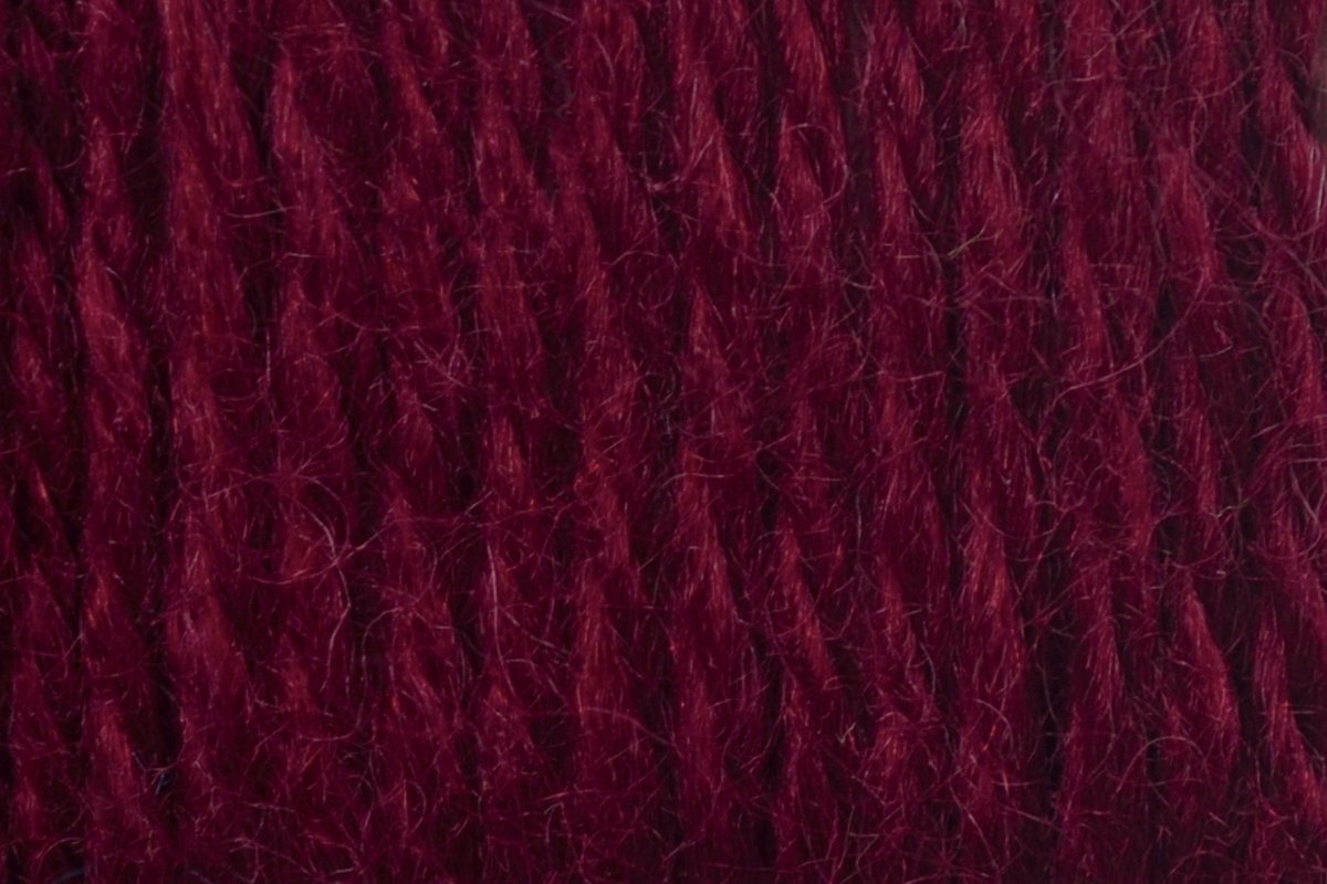 Círculo La Seda yarn, blend of 70% acrylic and 30% wool (100g/166m)