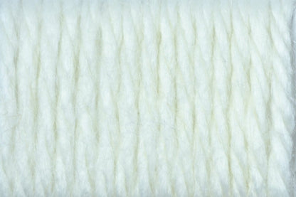 Círculo La Seda yarn, blend of 70% acrylic and 30% wool (100g/166m)