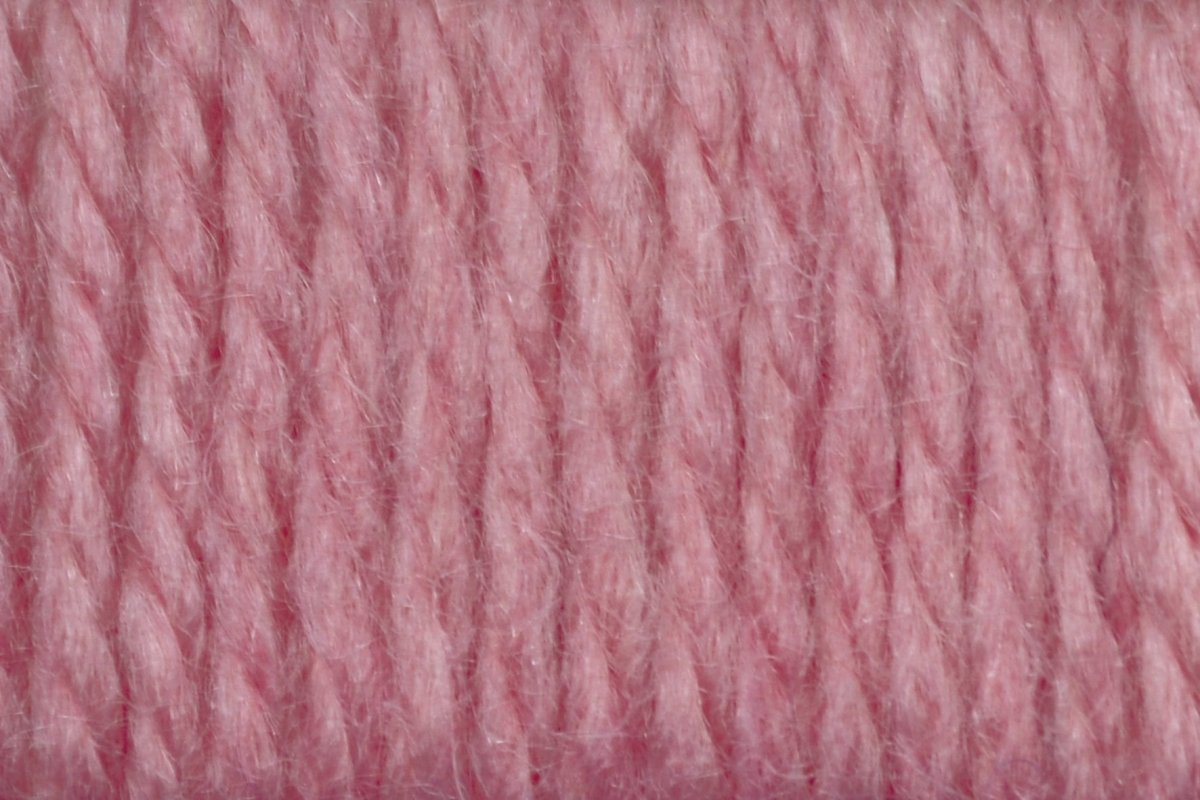 Círculo La Seda yarn, blend of 70% acrylic and 30% wool (100g/166m)