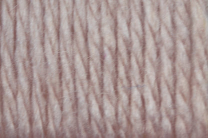 Círculo La Seda yarn, blend of 70% acrylic and 30% wool (100g/166m)