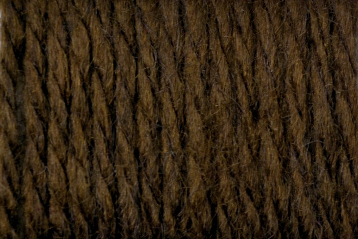 Círculo La Seda yarn, blend of 70% acrylic and 30% wool (100g/166m)
